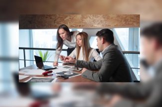 girl-in-office